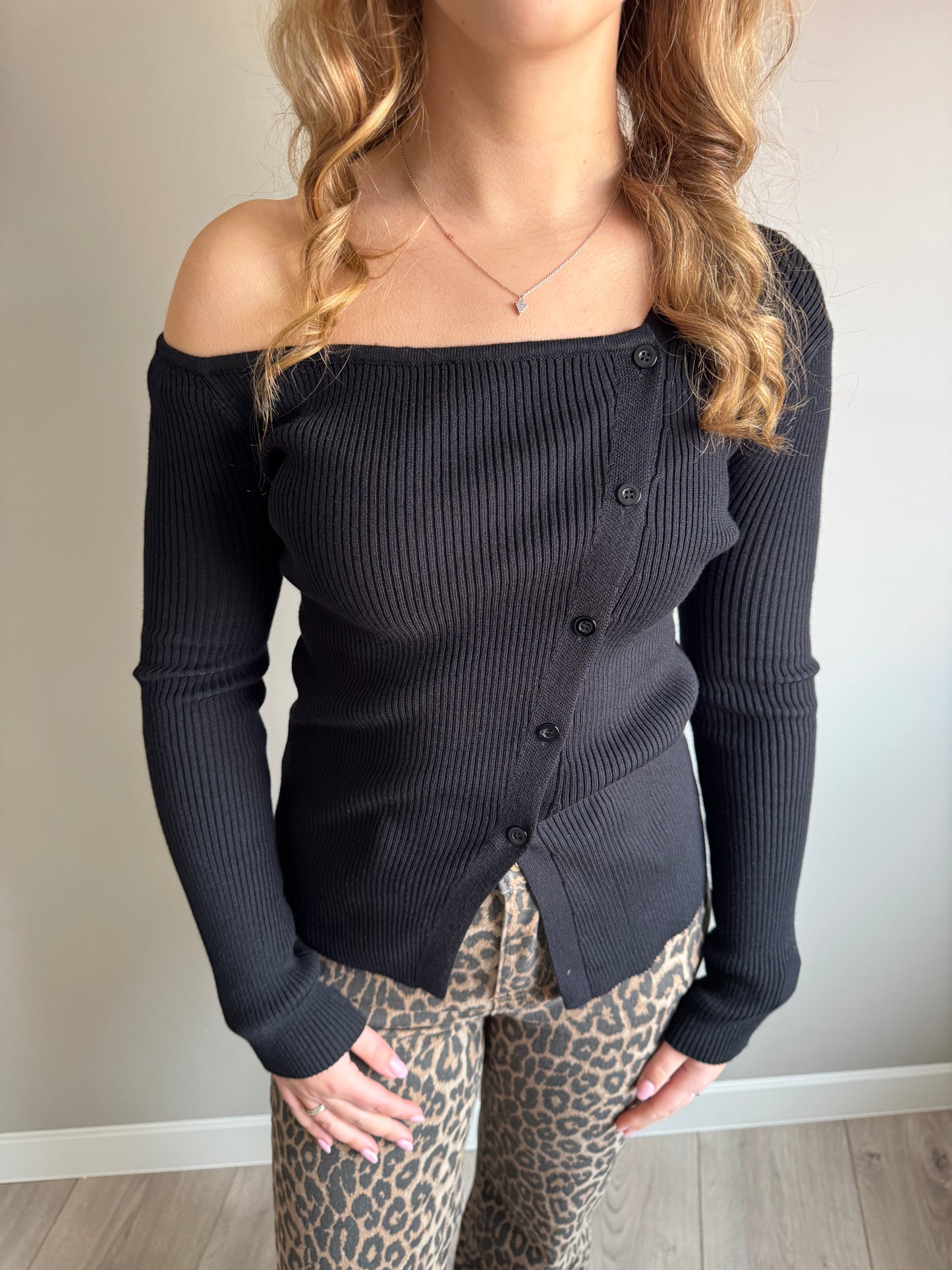 Harriet off-shoulder vestje zwart