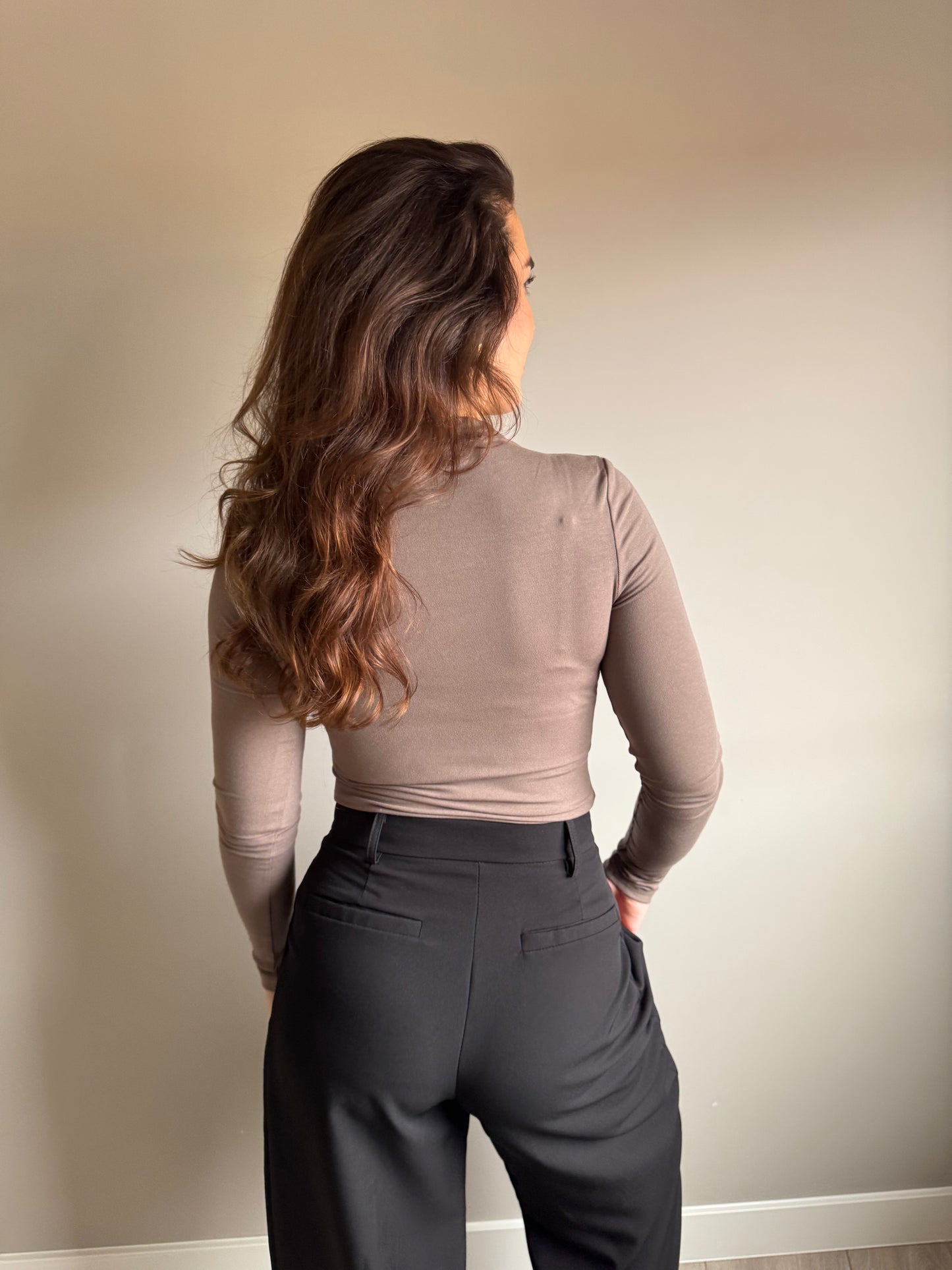 Ruth top taupe