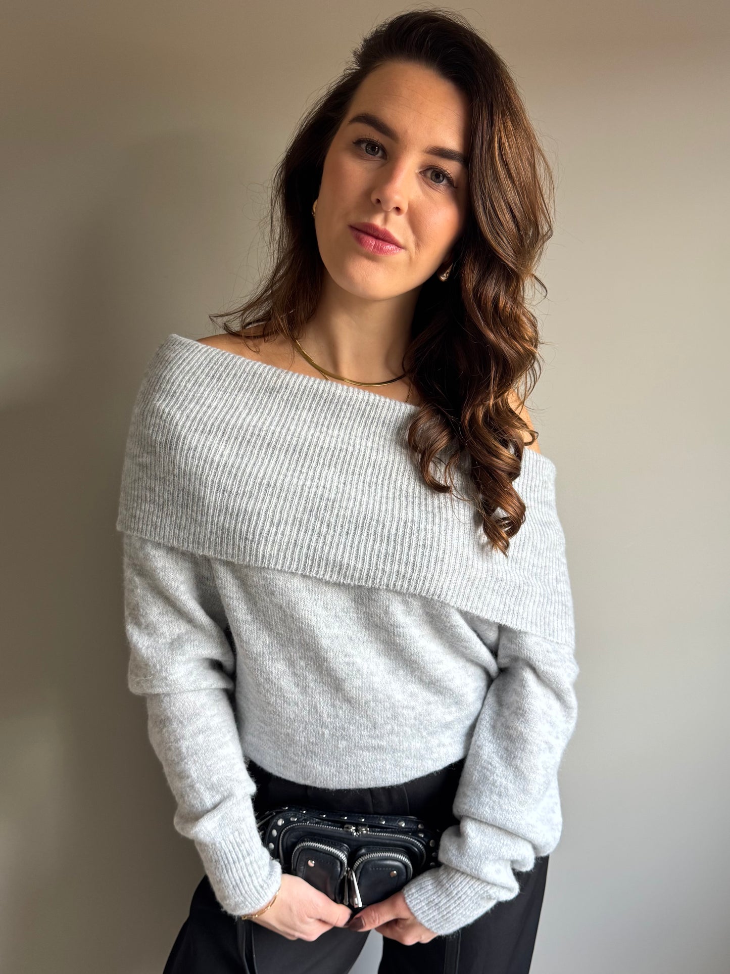 Mandy off shoulder trui grijs