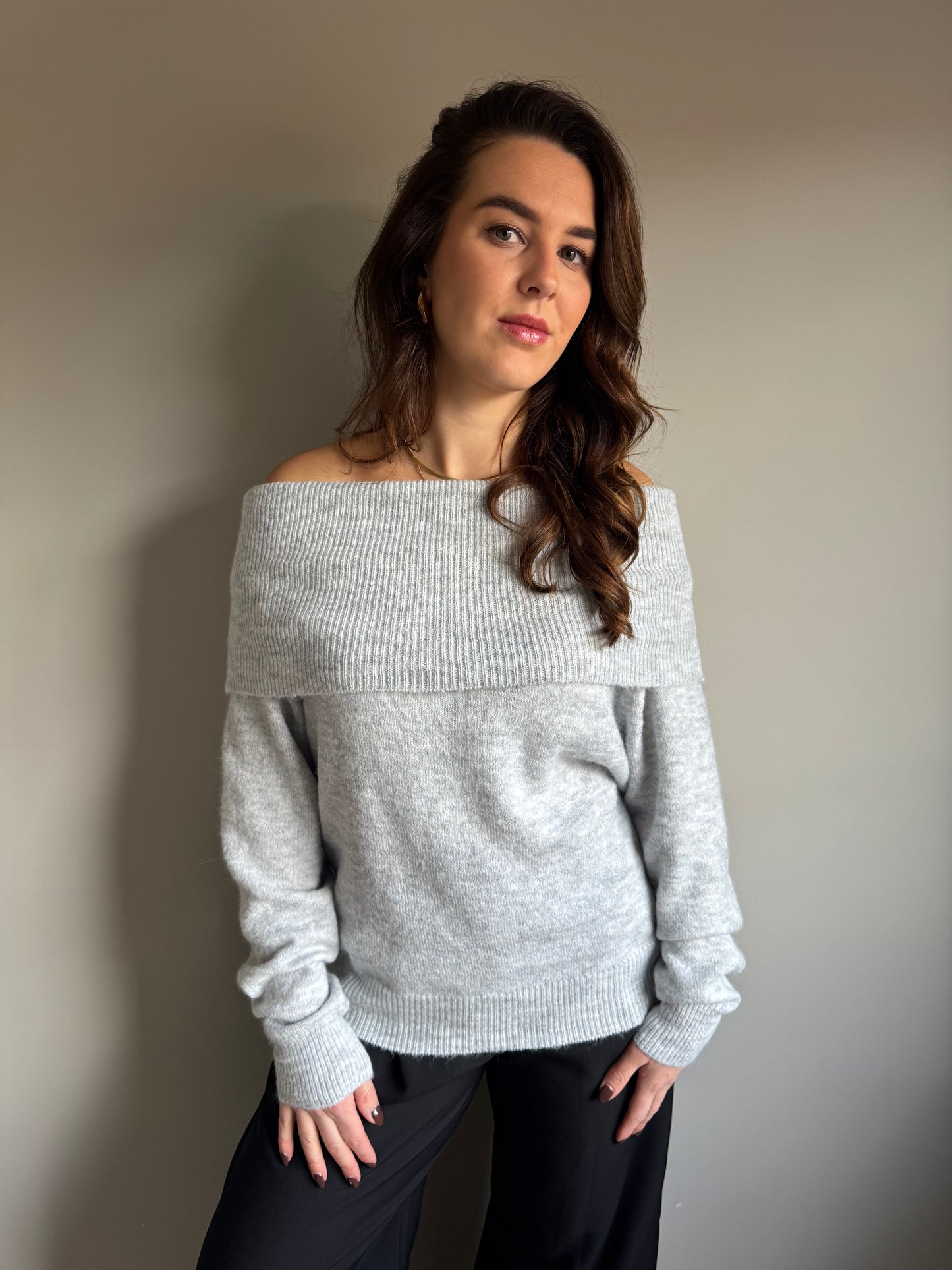 Mandy off shoulder trui grijs