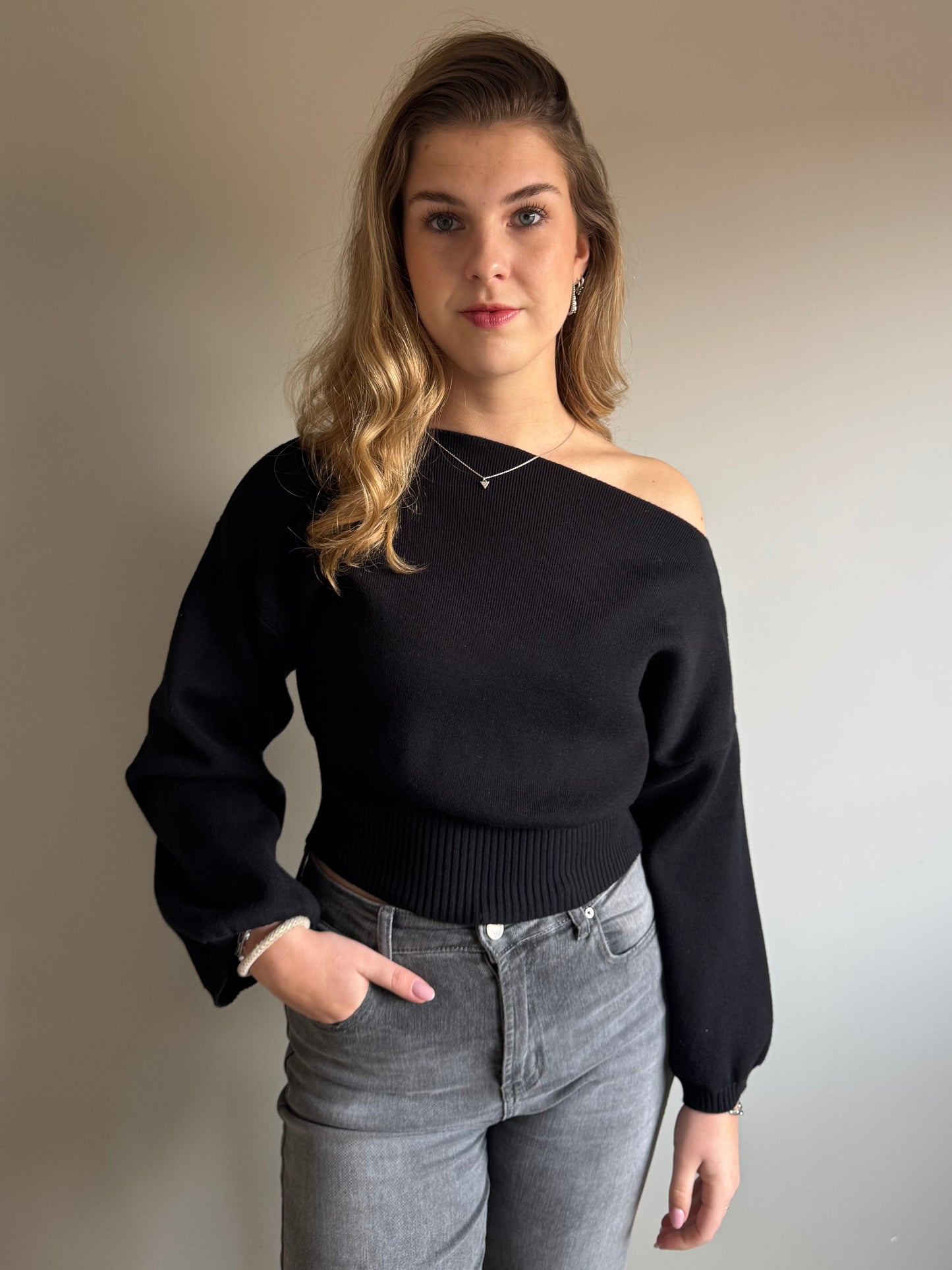 Danielle off shoulder trui zwart